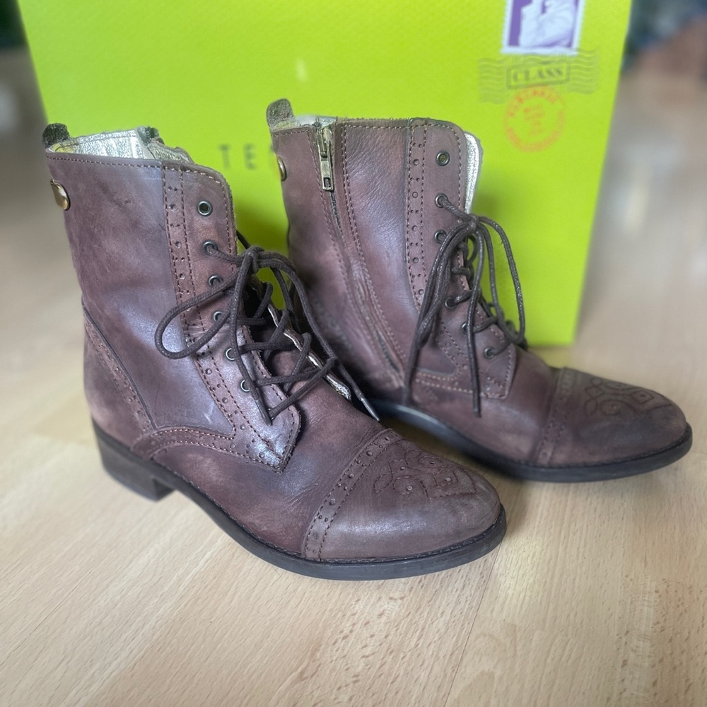 TED BAKER LONDON Combat Lace up Boots / Distressed Brown Leather / Size 7 - Picture 2 of 12